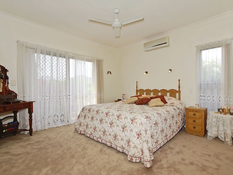 5 Gerona Circuit, Varsity Lakes QLD 4227