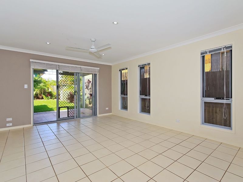 2/130 Sunshine Parade, Miami QLD 4220