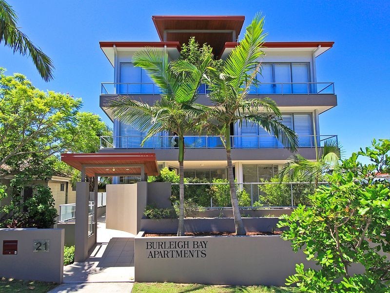 2/21 Ewart Street, Burleigh Heads QLD 4220