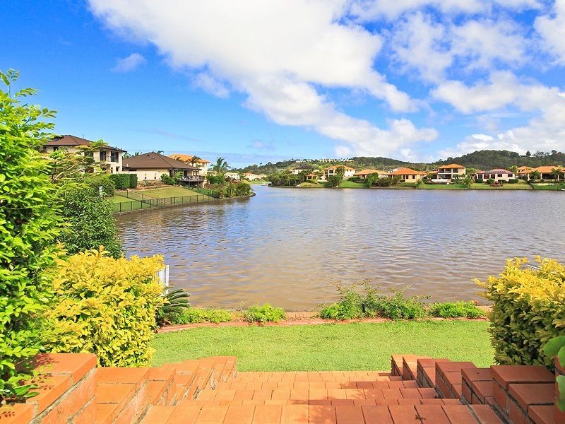 136 Dunlin Drive, Burleigh Waters QLD 4220