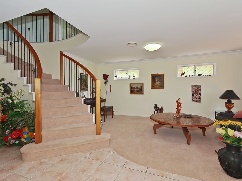 136 Dunlin Drive, Burleigh Waters QLD 4220