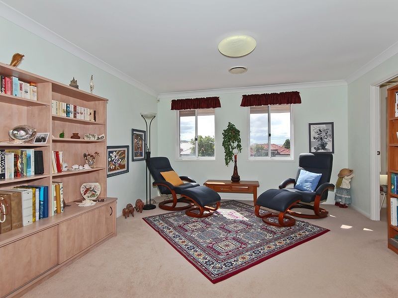 136 Dunlin Drive, Burleigh Waters QLD 4220