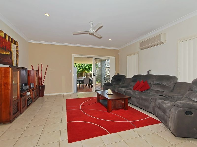 42 Gerona Circuit, Varsity Lakes QLD 4227
