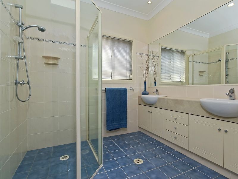 42 Gerona Circuit, Varsity Lakes QLD 4227