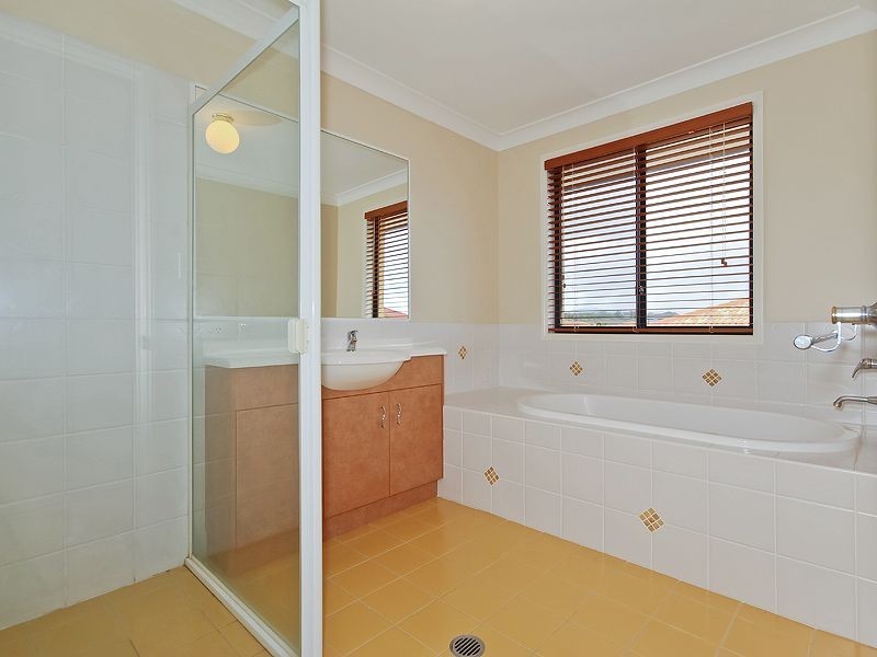 1 Tropicana Circuit, Burleigh Waters QLD 4220