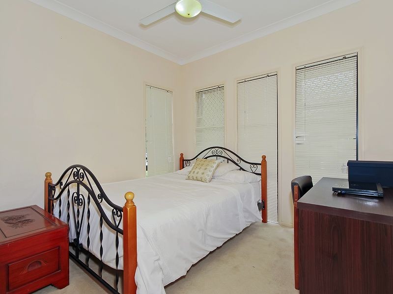 13 Imperia Crescent, Varsity Lakes QLD 4227