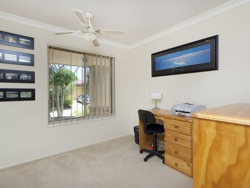 1 Gardendale Crescent, Burleigh Waters QLD 4220