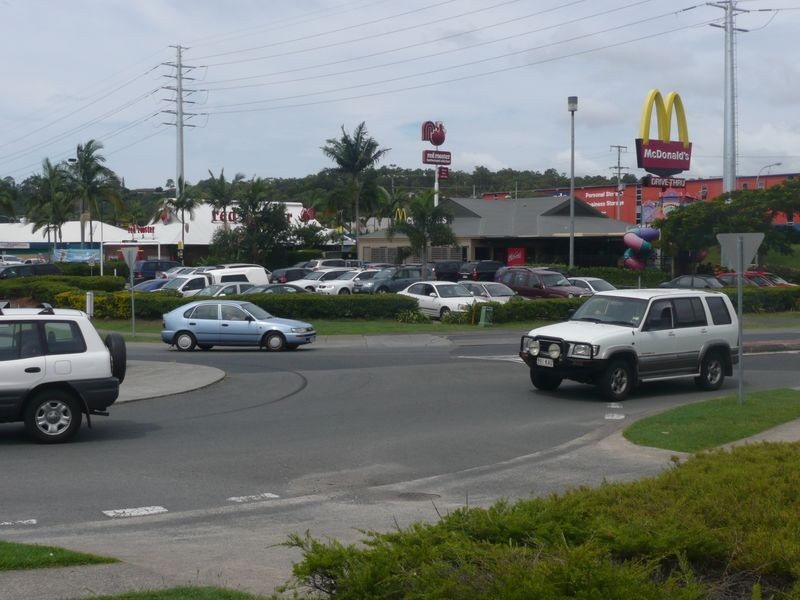 15/2 Executive Drive, Burleigh Waters QLD 4220