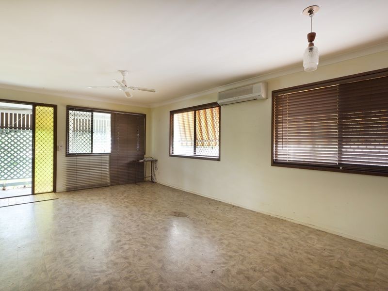 61 Albion Avenue, Miami QLD 4220