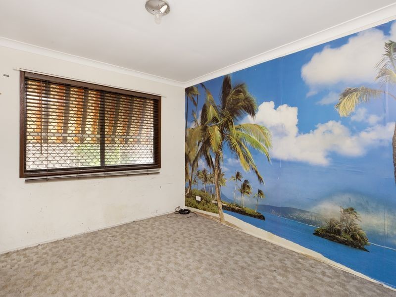 61 Albion Avenue, Miami QLD 4220