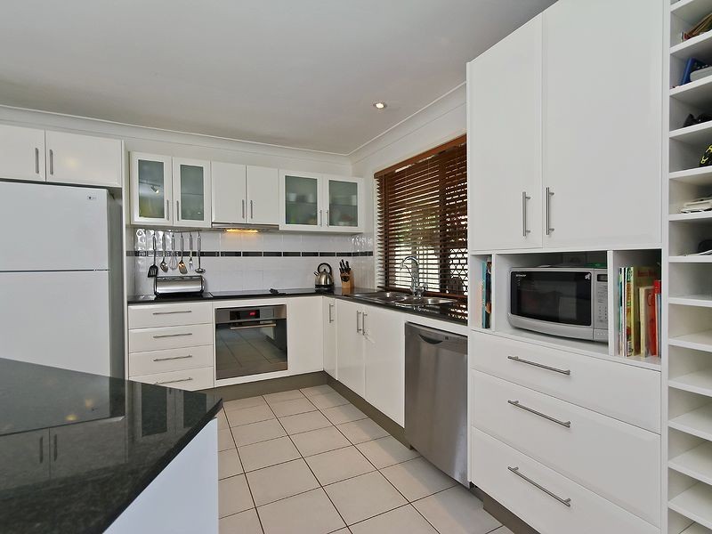 12 Coachwood Court, Burleigh Waters QLD 4220