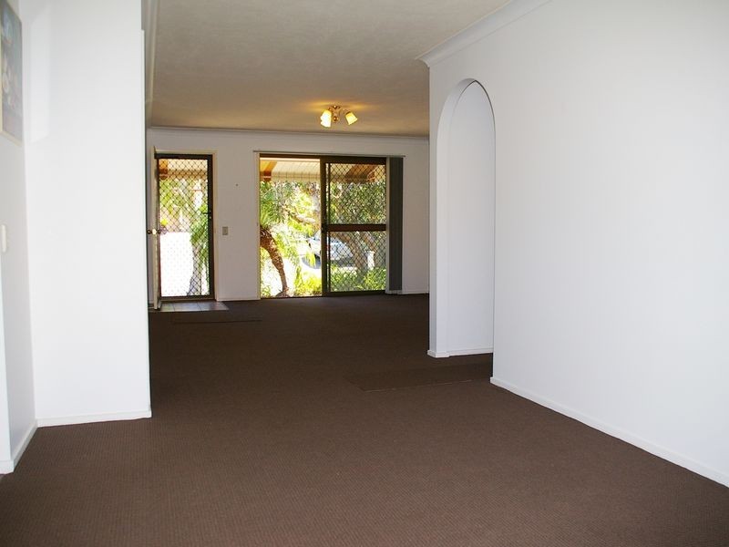 1/1 Snowgum Court, Burleigh Waters QLD 4220