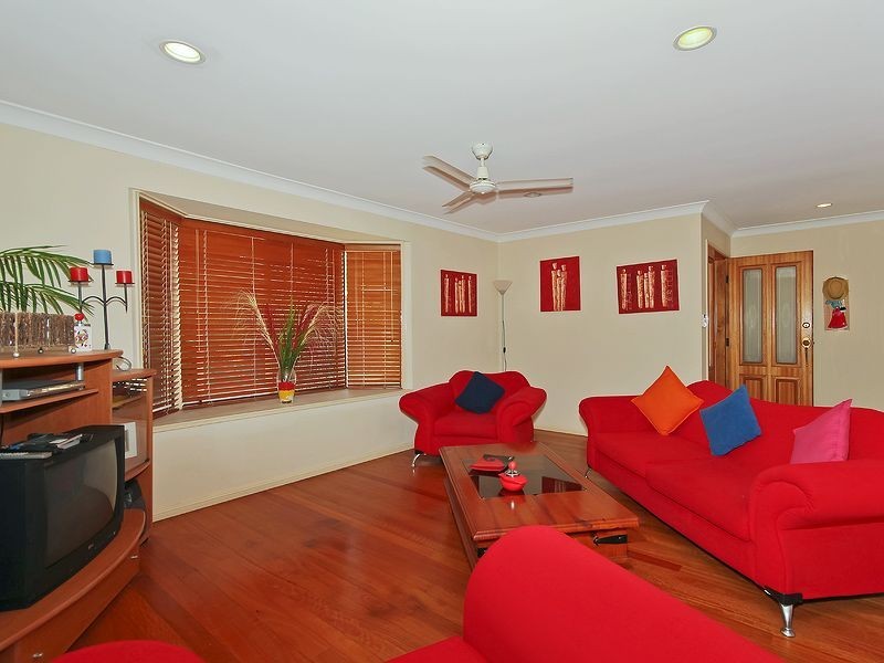 8 Maidstone Place, Robina QLD 4226