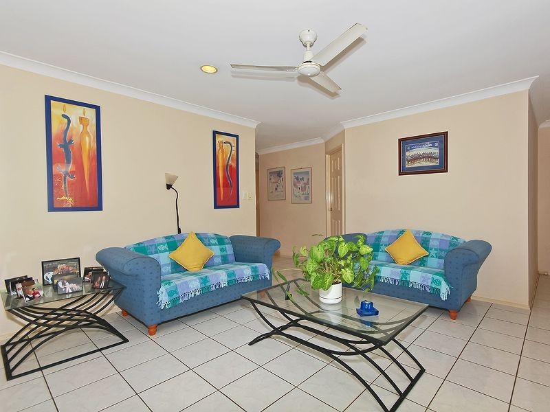 8 Maidstone Place, Robina QLD 4226