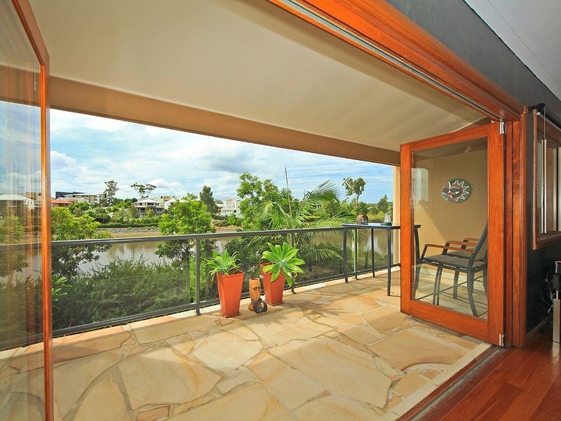 2/18 Bayswater Ave, Varsity Lakes QLD 4227