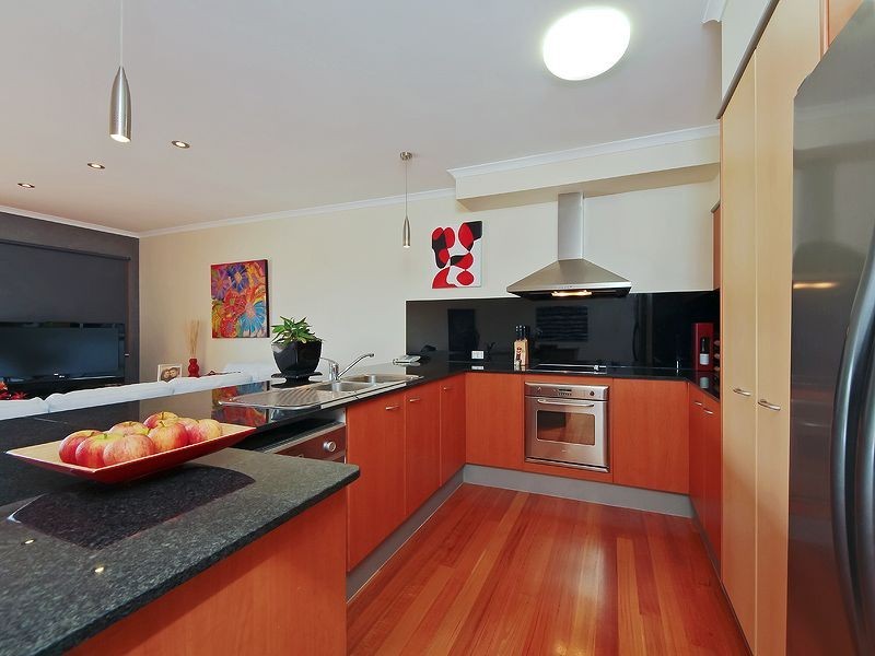 2/18 Bayswater Ave, Varsity Lakes QLD 4227