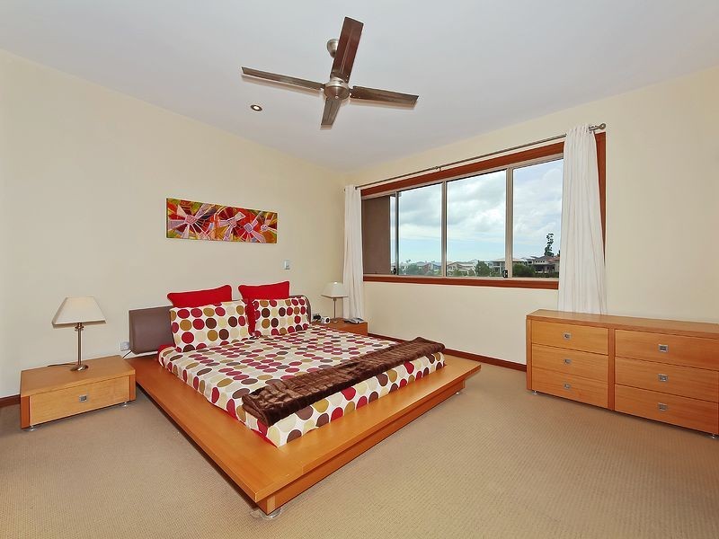 2/18 Bayswater Ave, Varsity Lakes QLD 4227