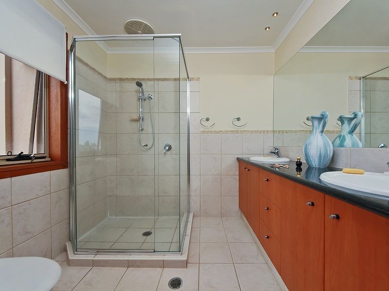 2/18 Bayswater Ave, Varsity Lakes QLD 4227