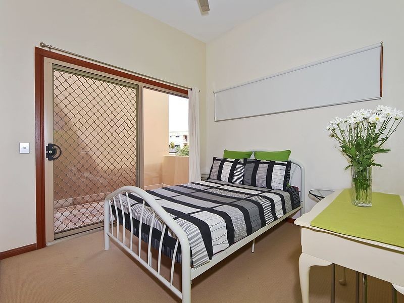 2/18 Bayswater Ave, Varsity Lakes QLD 4227