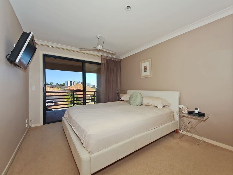 3/4 Acton Drive, Varsity Lakes QLD 4227