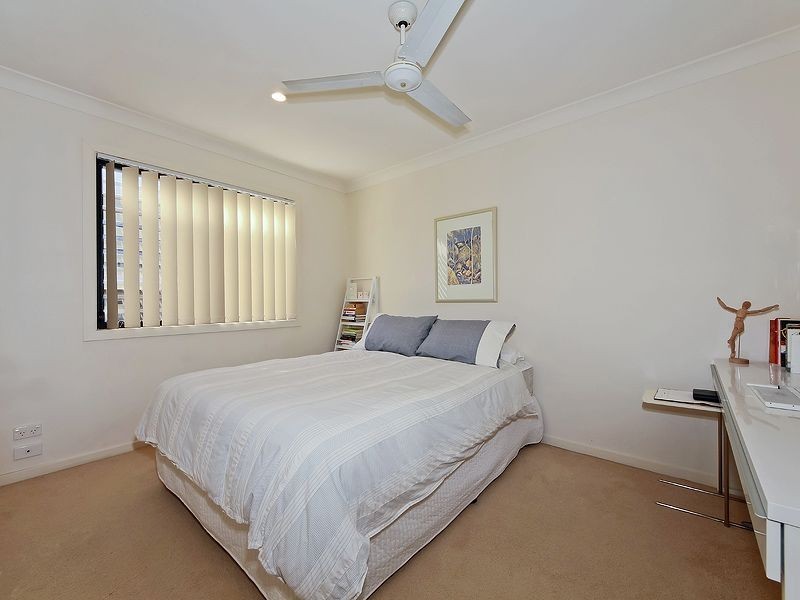 3/4 Acton Drive, Varsity Lakes QLD 4227