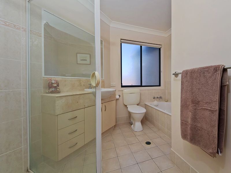 3/4 Acton Drive, Varsity Lakes QLD 4227