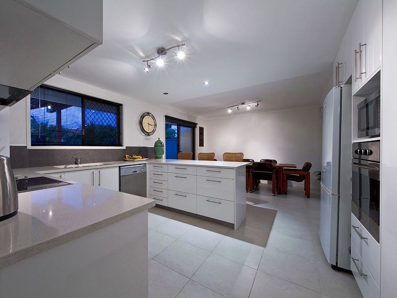 14 Treeview Drive, Burleigh Waters QLD 4220