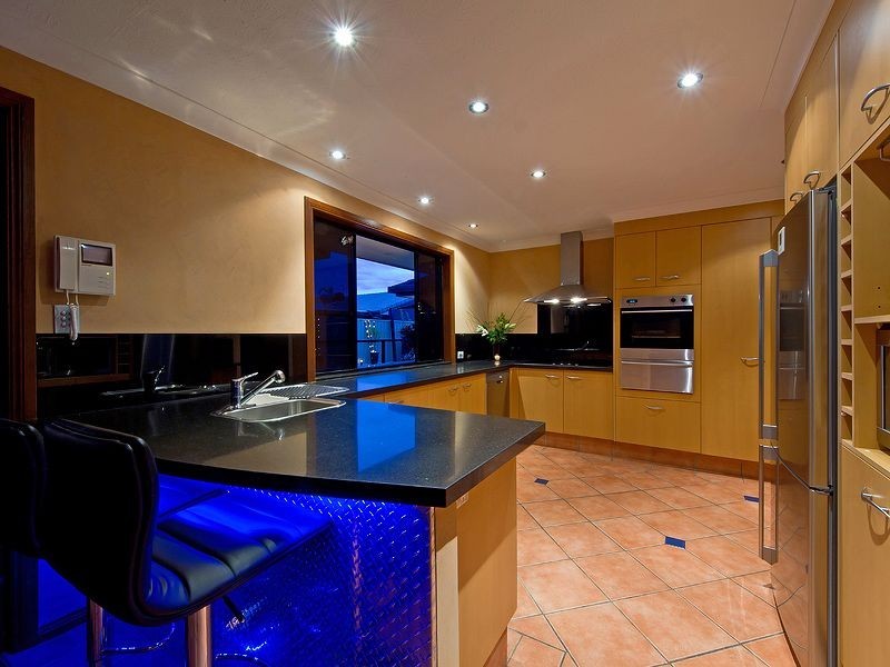 19 Oakland Court, Burleigh Waters QLD 4220