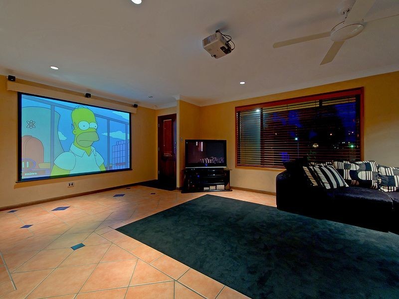 19 Oakland Court, Burleigh Waters QLD 4220