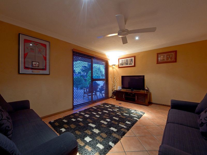 19 Oakland Court, Burleigh Waters QLD 4220