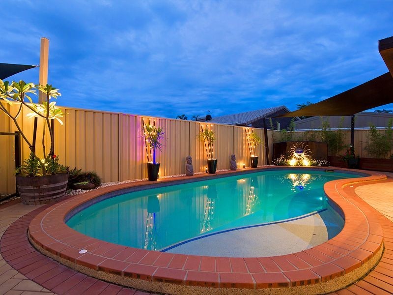 19 Oakland Court, Burleigh Waters QLD 4220