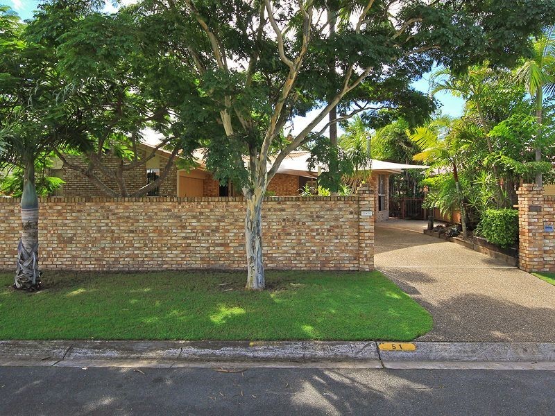 51 Auk Avenue, Burleigh Waters QLD 4220
