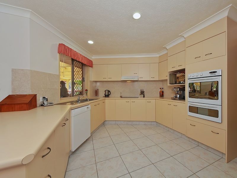 51 Auk Avenue, Burleigh Waters QLD 4220