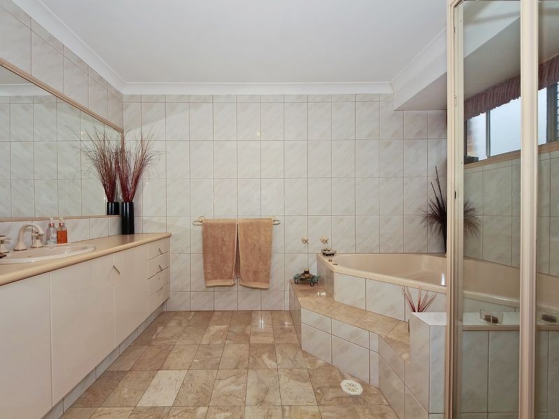 51 Auk Avenue, Burleigh Waters QLD 4220