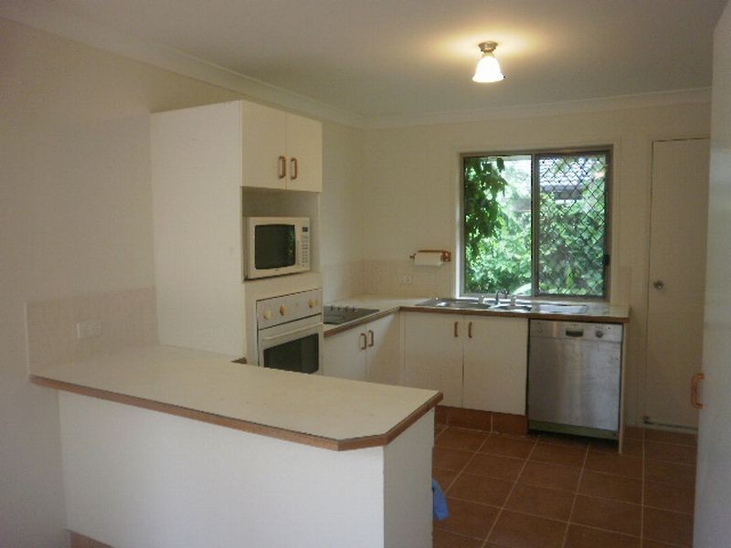 39 Montezuma Drive, Burleigh Waters QLD 4220