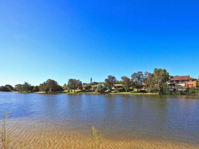 42 Dunlin Drive, Burleigh Waters QLD 4220