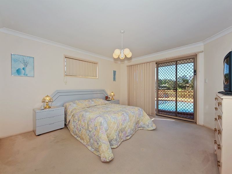 42 Dunlin Drive, Burleigh Waters QLD 4220