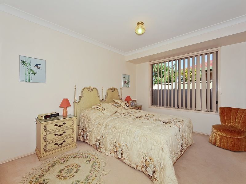 42 Dunlin Drive, Burleigh Waters QLD 4220