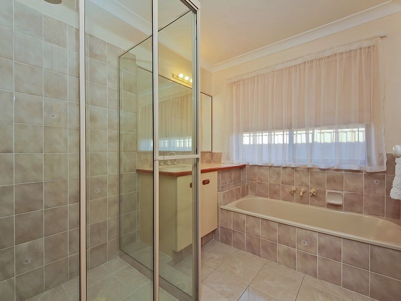 42 Dunlin Drive, Burleigh Waters QLD 4220