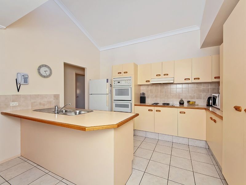 42 Dunlin Drive, Burleigh Waters QLD 4220