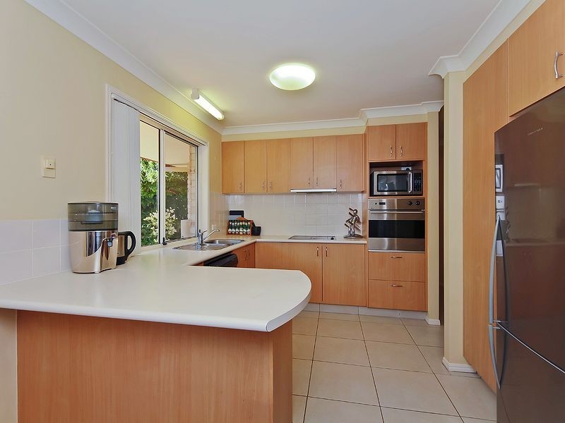 52 Yodelay Street, Varsity Lakes QLD 4227