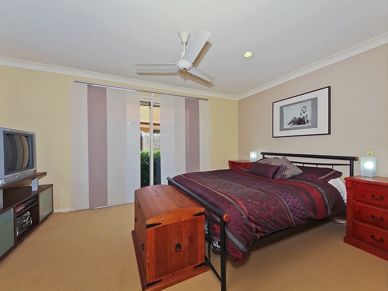 52 Yodelay Street, Varsity Lakes QLD 4227