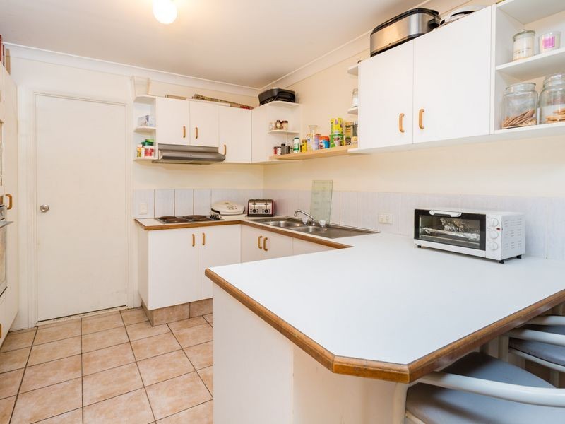 1/6 Felicia Ct, Burleigh Waters QLD 4220