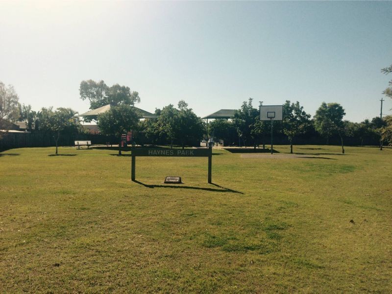 1/6 Felicia Ct, Burleigh Waters QLD 4220