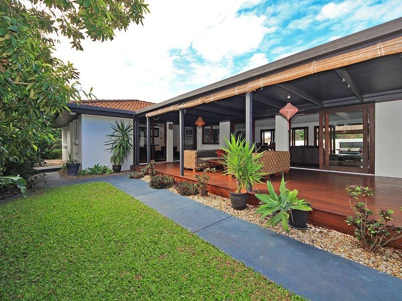 9 Courser Court, Burleigh Waters QLD 4220