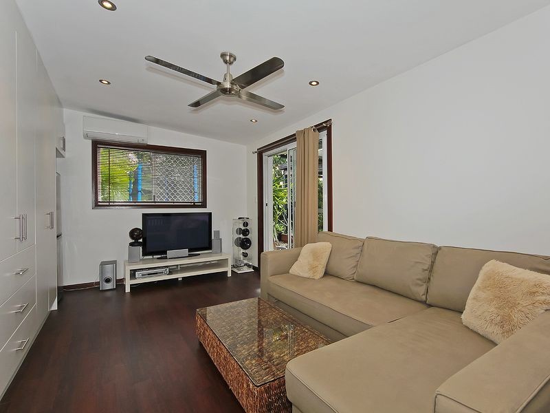 9 Courser Court, Burleigh Waters QLD 4220