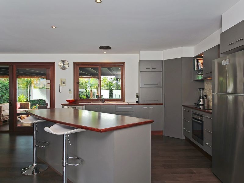 9 Courser Court, Burleigh Waters QLD 4220