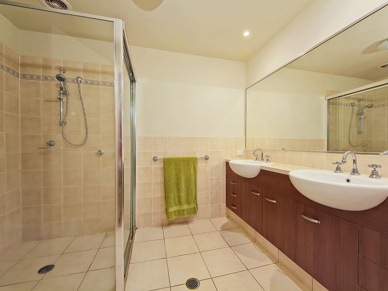 6/27 Ranier Crescent, Varsity Lakes QLD 4227