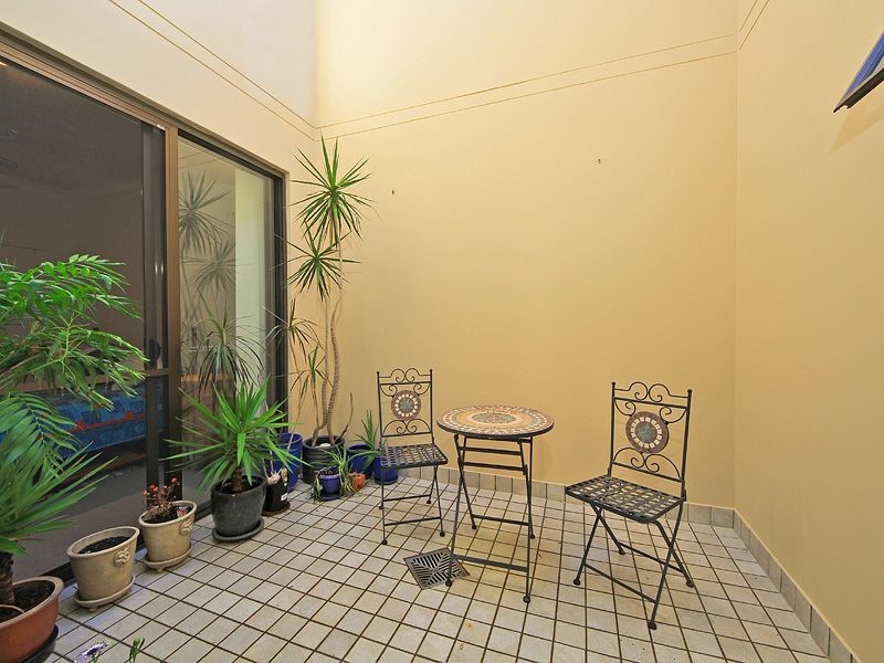 6/27 Ranier Crescent, Varsity Lakes QLD 4227
