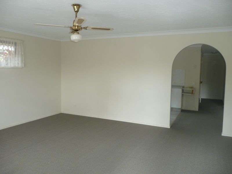 1/3 Flora Close, Burleigh Waters QLD 4220